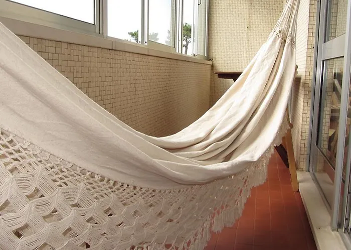 City Flat Near The Sea *